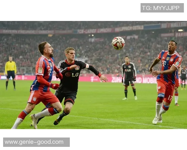 足球场上拥有爪子的球星是谁 揭秘那些具备非凡脚法和扑救能力的传奇人物